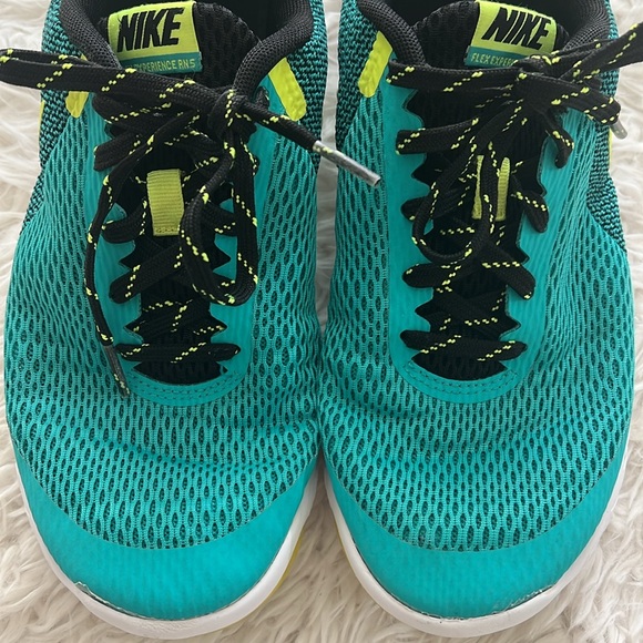 Nike Flex Experience Running Shoes - Picture 3 of 10